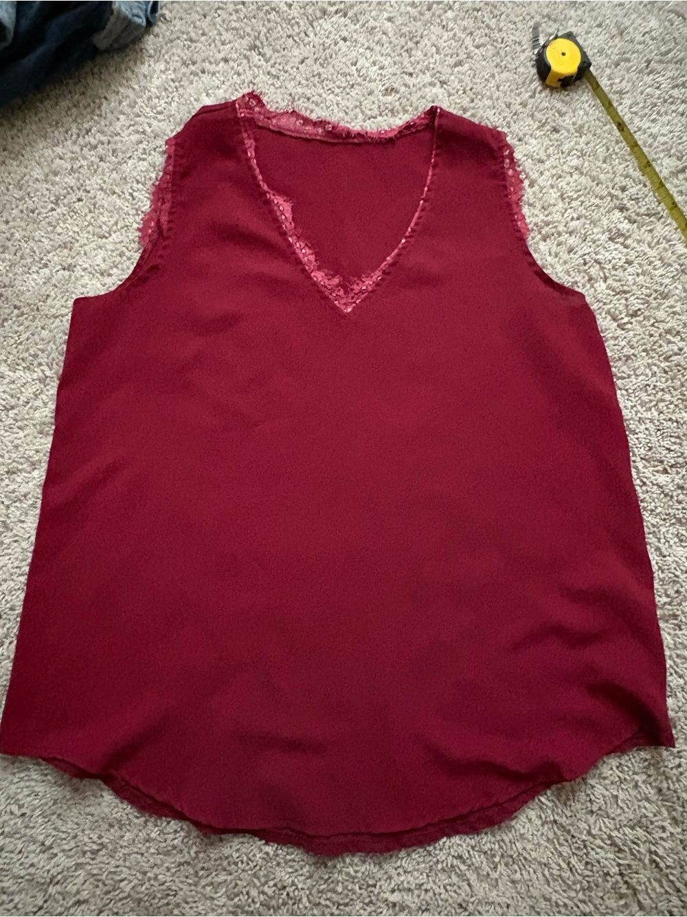 Women’s Sleeveless V-Neck Lace Trim Top in Burgundy